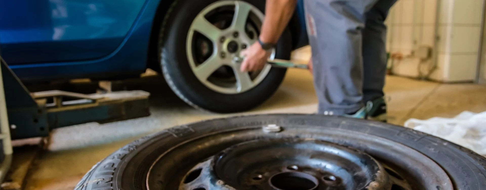 Sådan skifter du dæk på bilen 10-4.dk