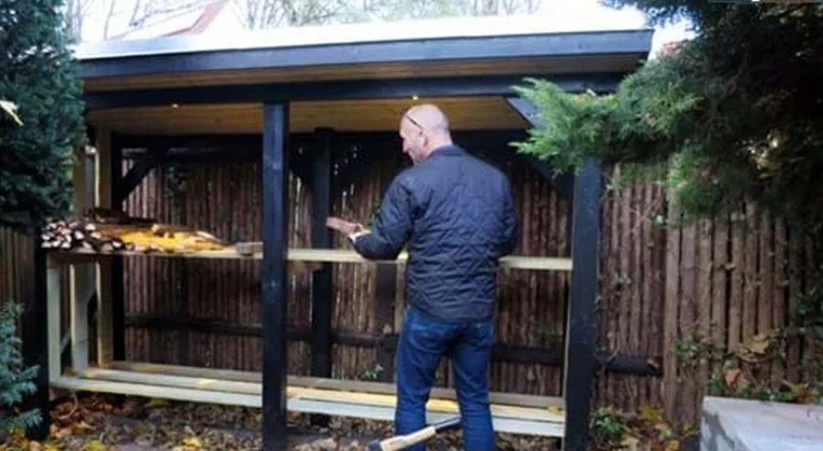 Sådan bygger du et brændeskur