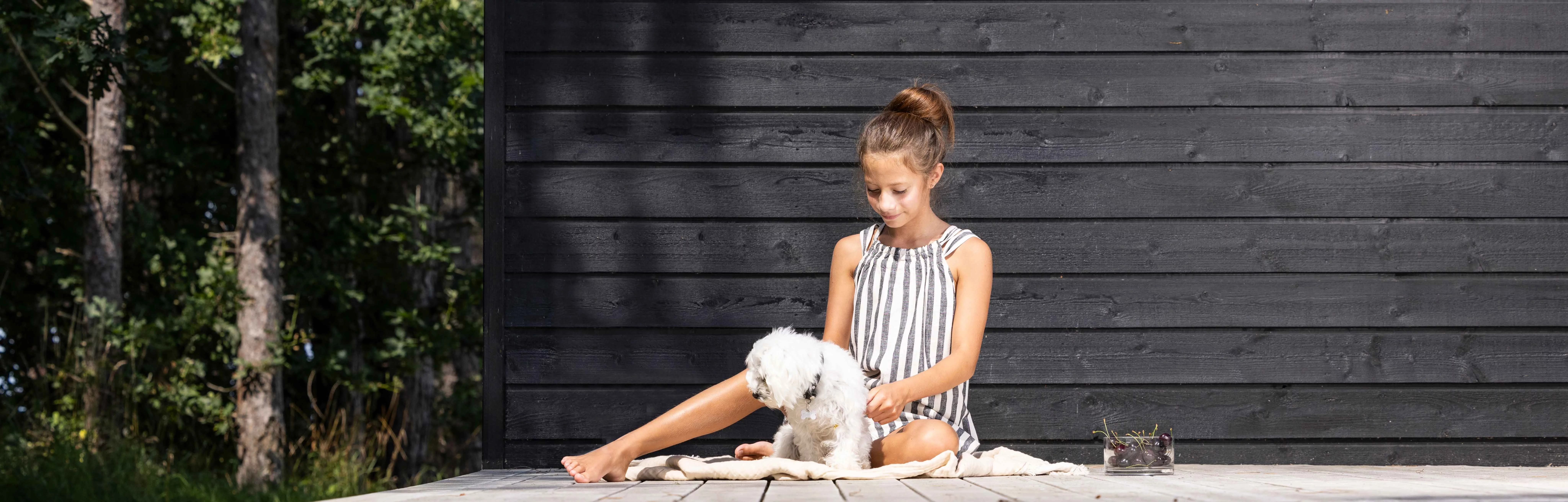 Vælg rette farve til dit udendørs træværk 10-4.dk