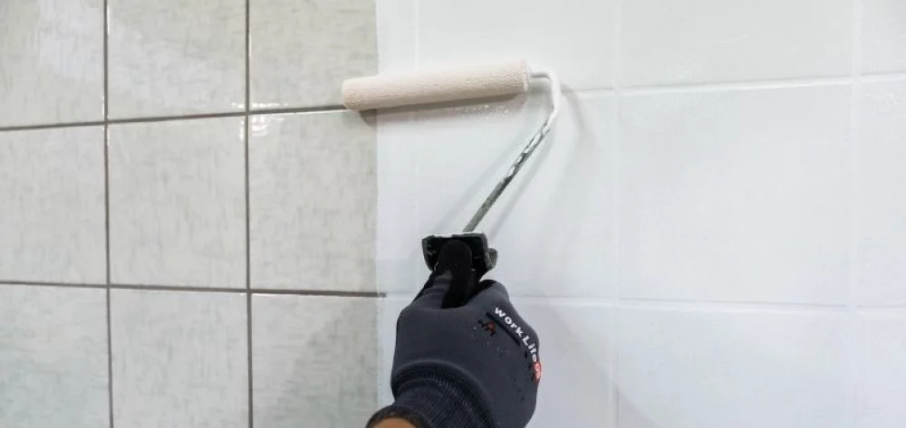 Sådan maler du fliser hos 10-4.dk