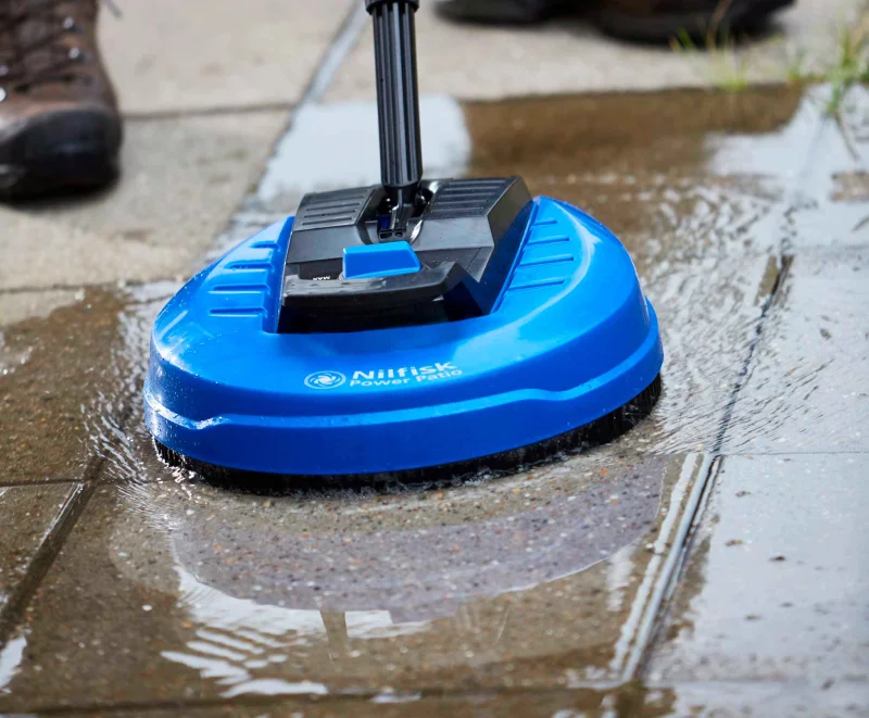 Vælg den rette højtryksrenser til terrassen 10-4.dk