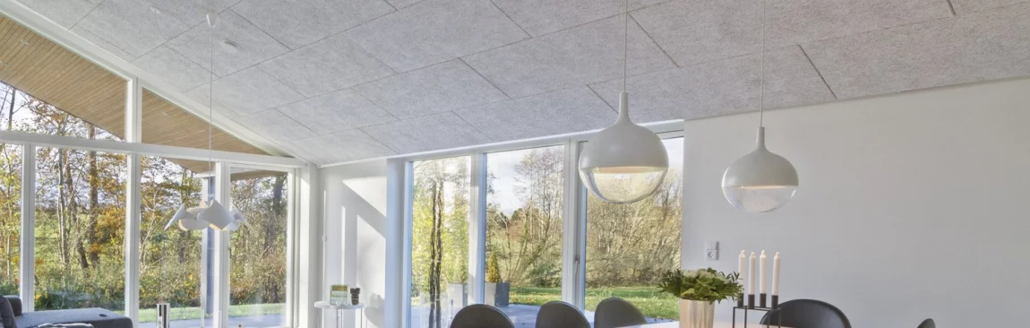 Akustikloft – sådan forbedrer du lyden og rumklangen 10-4.dk