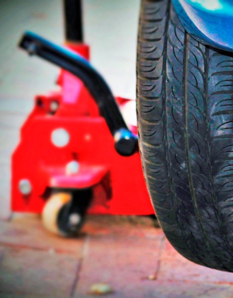 Sådan skifter du dæk på din bil 10-4.dk