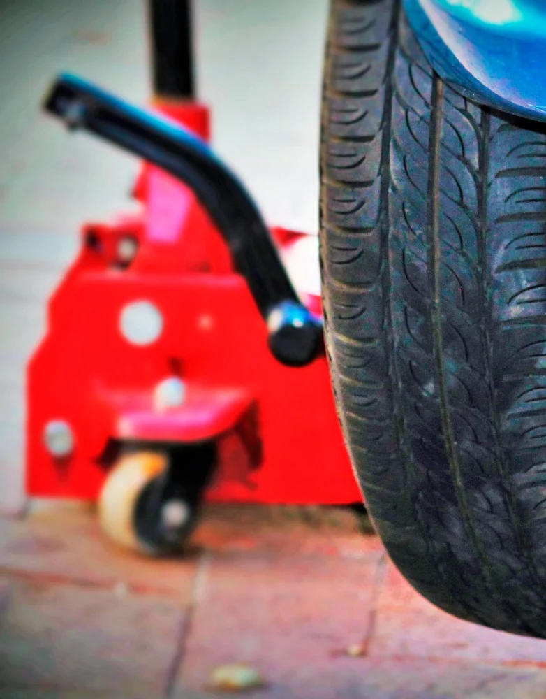 Sådan skifter du dæk på din bil 10-4.dk