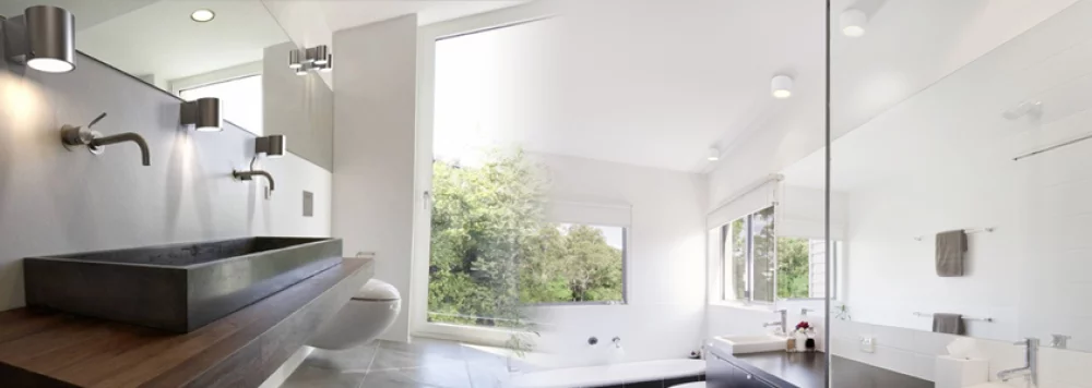 Vælg din badeværelsesbelysning hos 10-4.dk