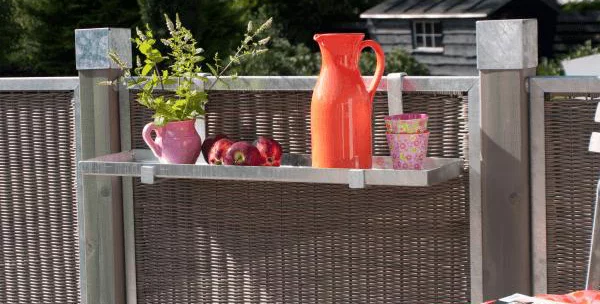 Vælg det perfekte hegn til haven hos 10-4.dk