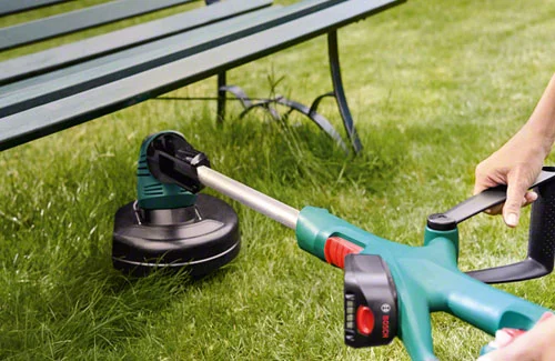 Vælg den rette græstrimmer hos 10-4.dk