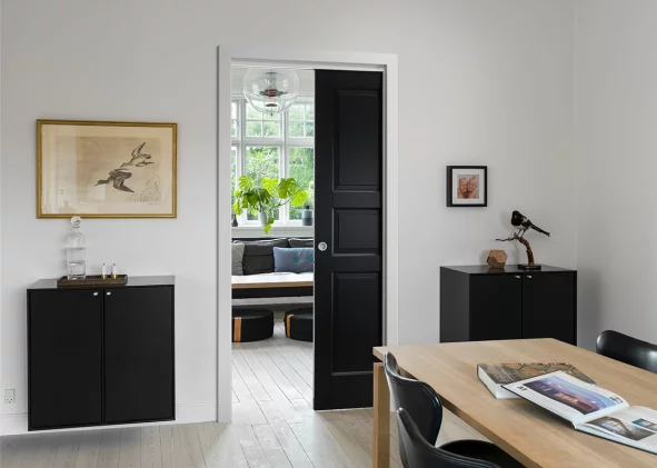 Indbygget skydedør enkelt hos 10-4.dk