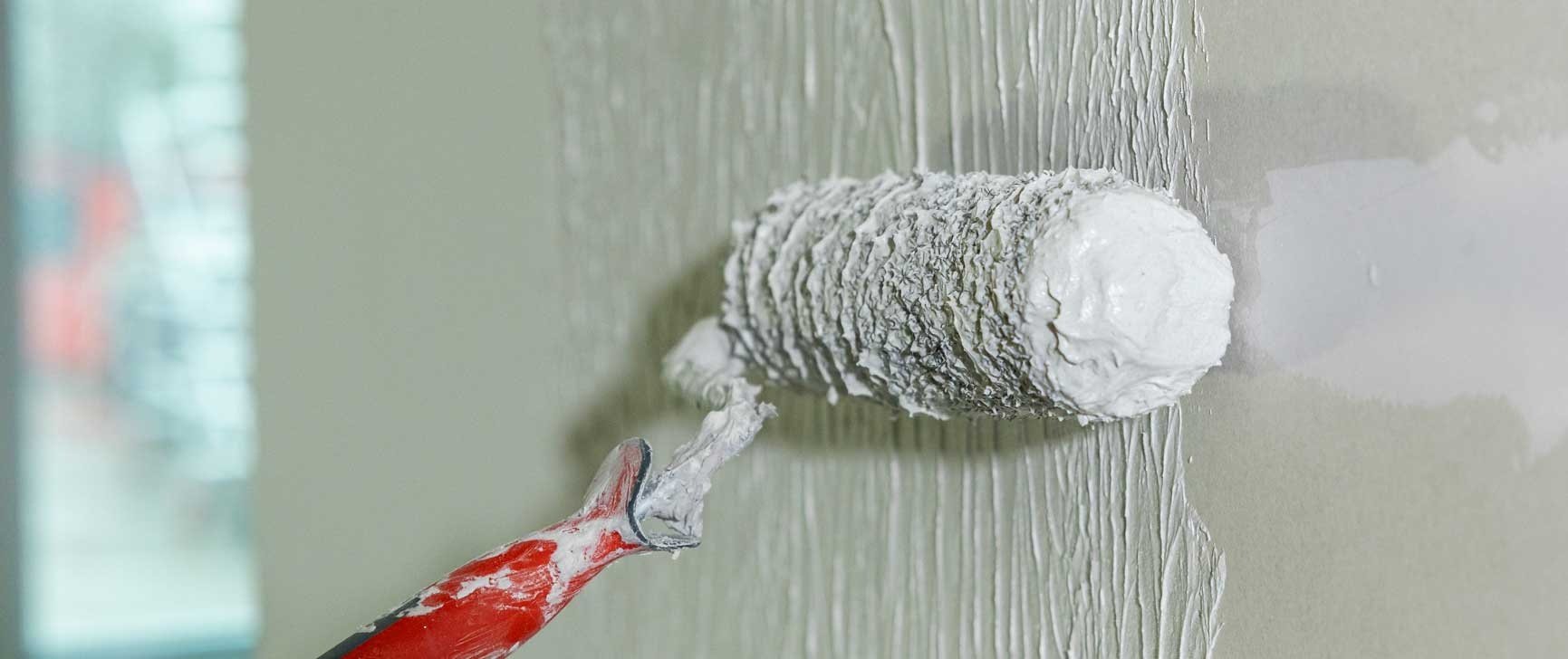 Sådan spartler du en væg inden maling 10-4.dk